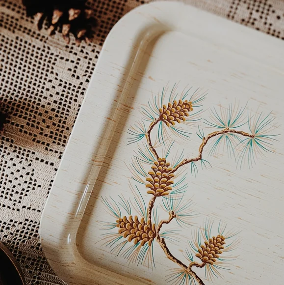 Vintage Set Of 4 Mid-Century Cream Metal Serving Trays - Picture 2 of 5